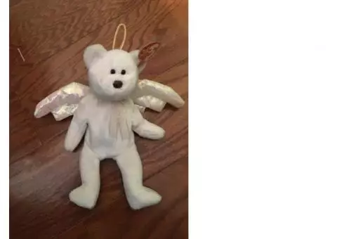 Halo (hard to find) tagged in plastic Beanie Baby